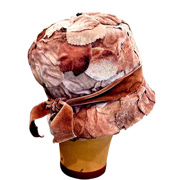 *1930’s cloche hat- velvet - champagne color- vintage - Picture 2 of 7